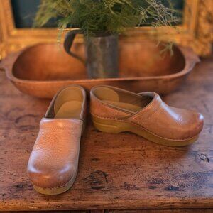DANSKO Clog - distressed honey - 37 wide